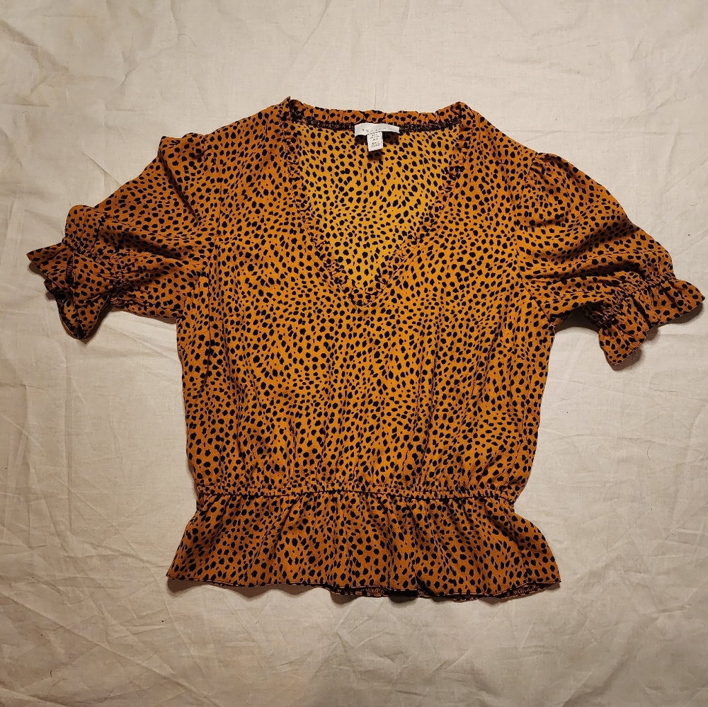 TopShop Blouse Women's Size 4 Leopard Print Shirt Short Sleeve Top V-Neck Tee
